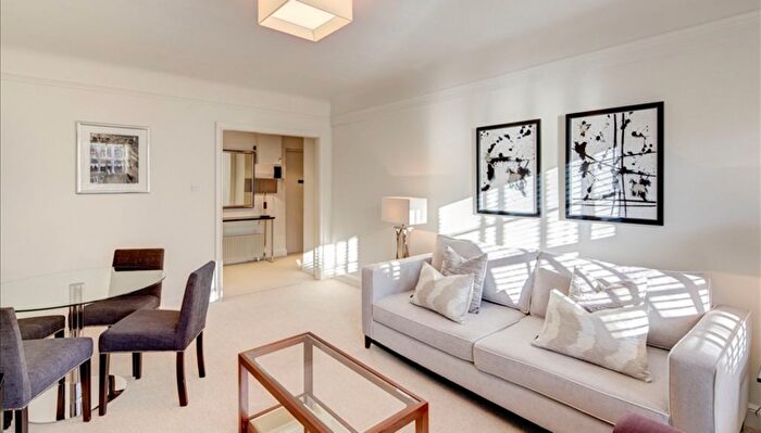 2 Bedroom Flat To Rent In Pelham Court, London, SW3