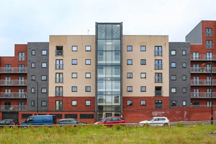 2 Bedroom Apartment To Rent In Quantum Building, Chapeltown Street, Manchester, M1