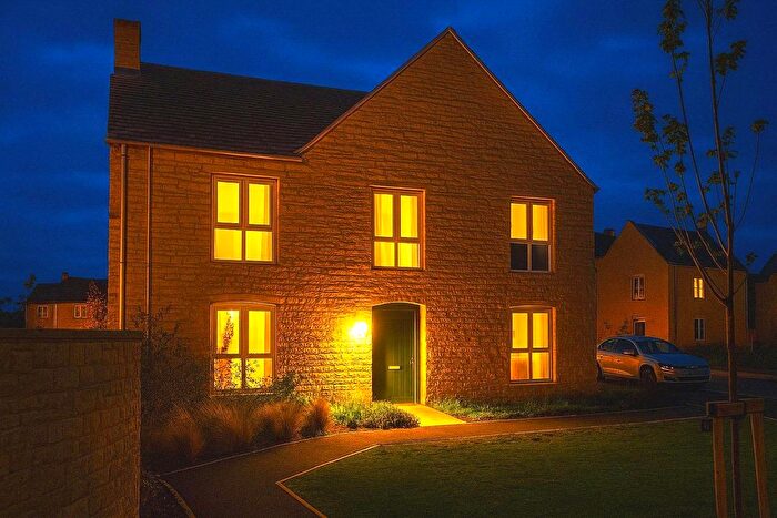 3 Bedroom Semi-Detached House For Sale In Sivewright Way, Cirencester, Gloucestershire, GL7