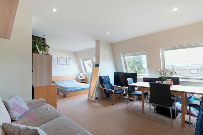 Studio To Rent In Cowper Road, London, SW19