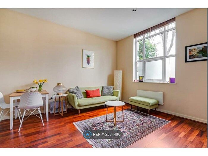 1 Bedroom Flat To Rent In Bromyard Avenue, London, W3