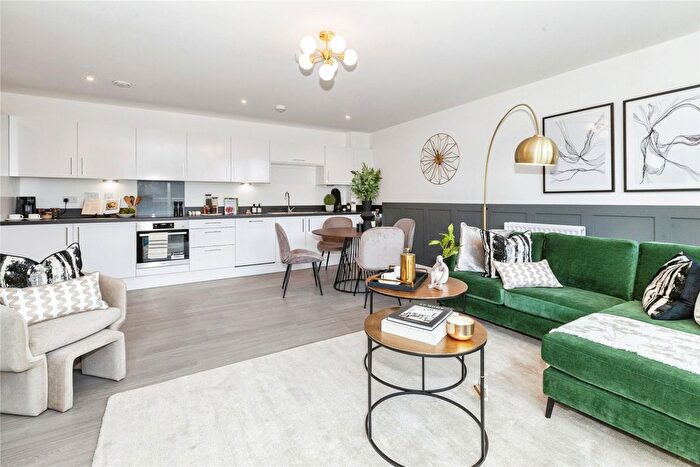 2 Bedroom Flat For Sale In Sunningdale Park, Berkshire, SL5