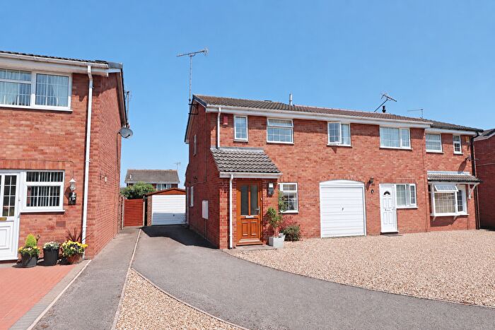2 Bedroom End Of Terrace House For Sale In Fallow Court, Worksop, Nottinghamshire, S81