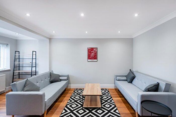 6 Bedroom Semi-Detached House To Rent In Cowden Close, Farnham, Surrey, GU9