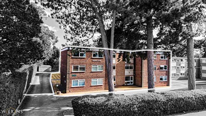 2 Bedroom Flat For Sale In Station Road, Sutton Coldfield, West Midlands, B73