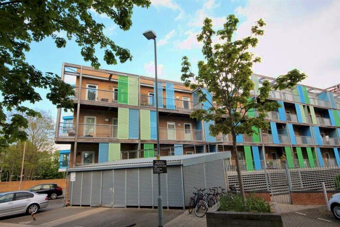 1 Bedroom Flat To Rent In Warren Close, CB2