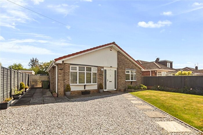 3 Bedroom Bungalow For Sale In Fieldhouse Road, Humberston, Grimsby, N E Lincs, DN36