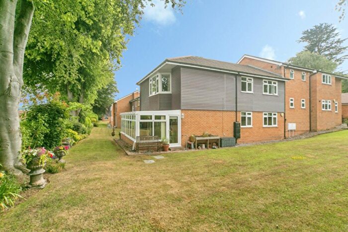 2 Bedroom Flat For Sale In Ebberston Road West, Colwyn Bay, Clwyd, LL28