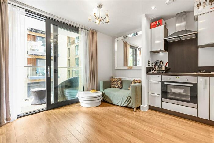 1 Bedroom Block Of Apartments To Rent In Surrey Quays Road, SE16