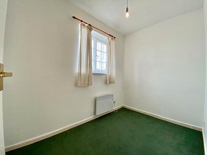 2 Bedroom Cluster House To Rent In Primrose Drive, Aylesbury, HP21