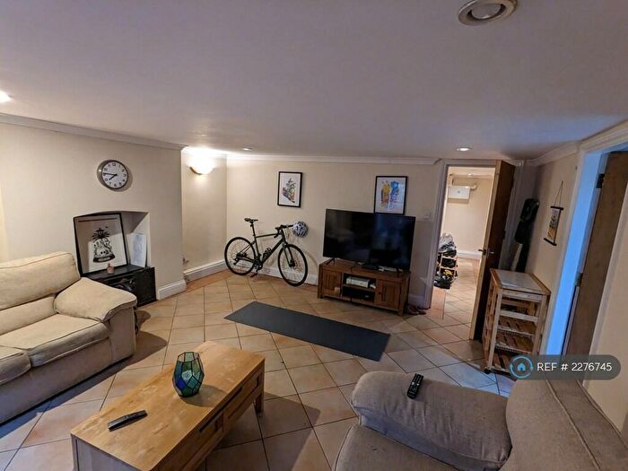 1 Bedroom Flat To Rent In Whitelow Road, Manchester, M21