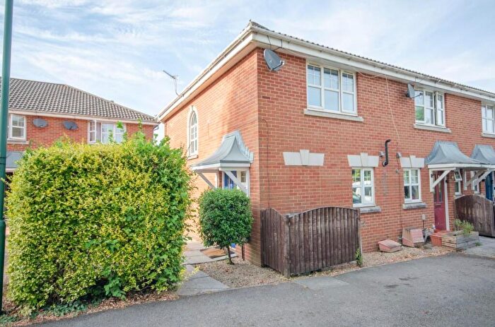 2 Bedroom End Of Terrace House For Sale In Hill Close, Emersons Green, Bristol, BS16