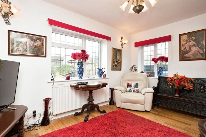 2 Bedroom Bungalow For Sale In Dunnings Road, East Grinstead, West Sussex, RH19