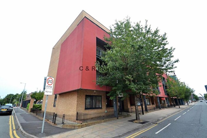 2 Bedroom Apartment To Rent In Stretford Road, Hulme, Manchester., M15