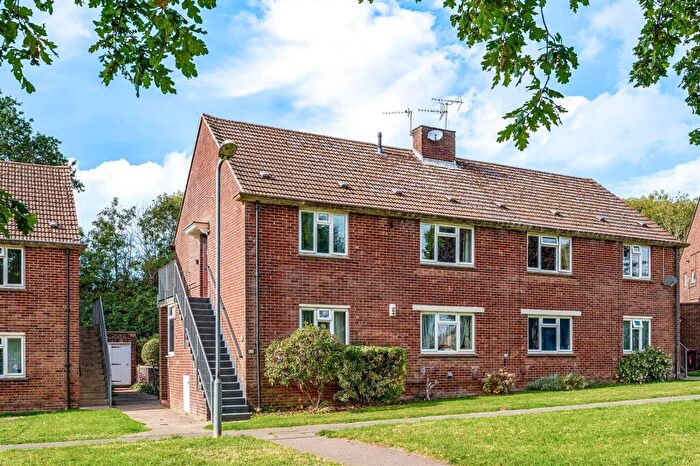 2 Bedroom Apartment For Sale In Newlands Lane, Chichester, PO19