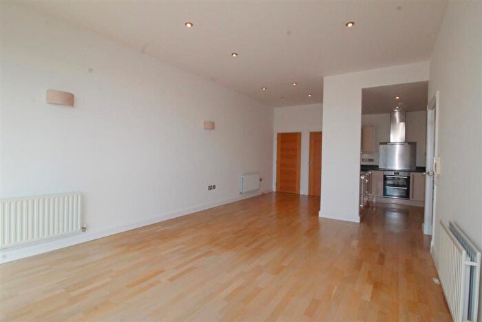 2 Bedroom Apartment To Rent In Clifton Drive North, Lytham St. Annes, FY8