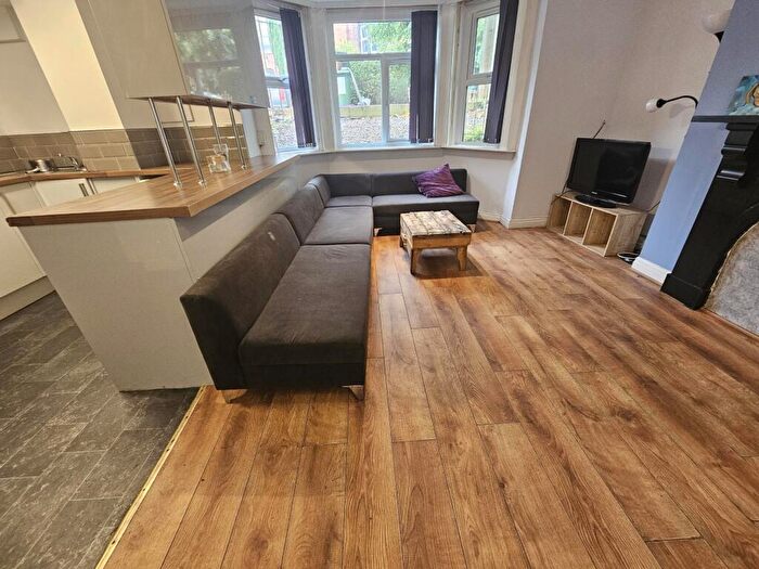 8 Bedroom House To Rent In Ash Grove, Leeds, LS6