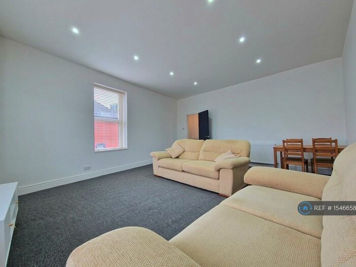 2 Bedroom Flat To Rent In Crwys Road, Cardiff, CF24