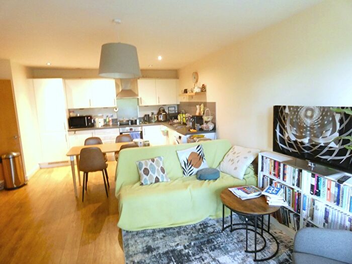 2 Bedroom Flat To Rent In Tay Court Meath Crescent, London, E2