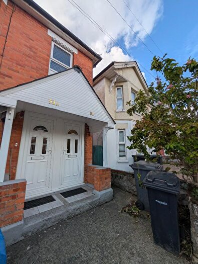 2 Bedroom Flat To Rent In Acland Road, Bournemouth, Dorset, BH9