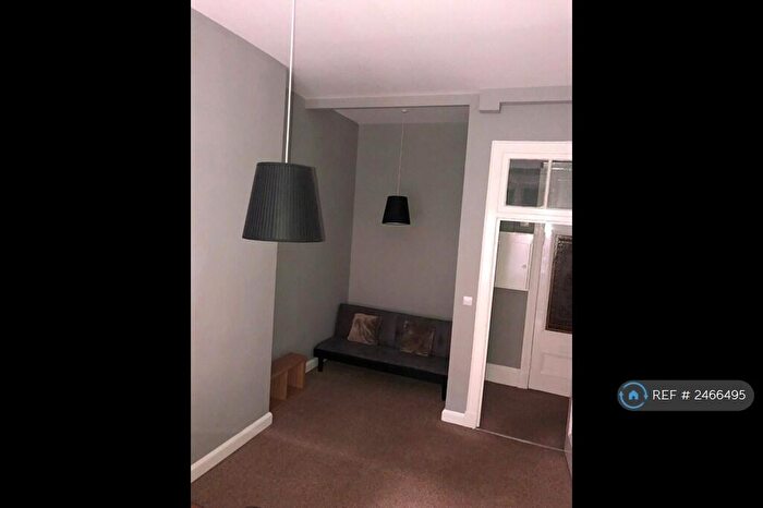 1 Bedroom Flat To Rent In Byres Road, Glasgow, G11