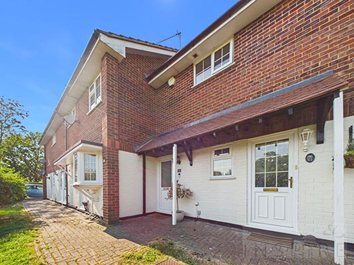 1 Bedroom Maisonette For Sale In Wickhurst Gardens, Broadbridge Heath, RH12
