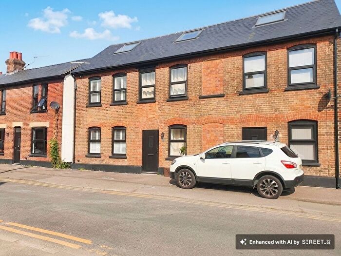 2 Bedroom End Of Terrace House To Rent In Higham Road, Chesham, HP5