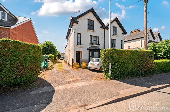 2 Bedroom Apartment For Sale In Enborne Road, Newbury, Berkshire, RG14