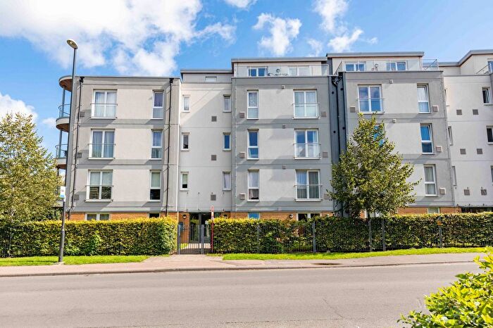 2 Bedroom Flat To Rent In West Green Drive, Crawley, RH11