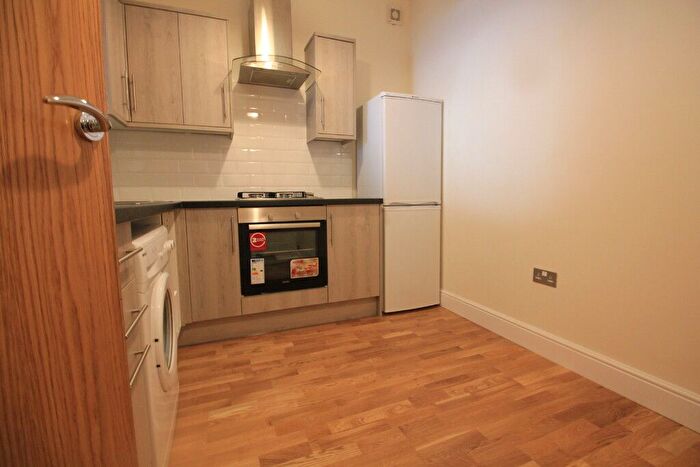 1 Bedroom Flat To Rent In Laitwood Road, London, SW12