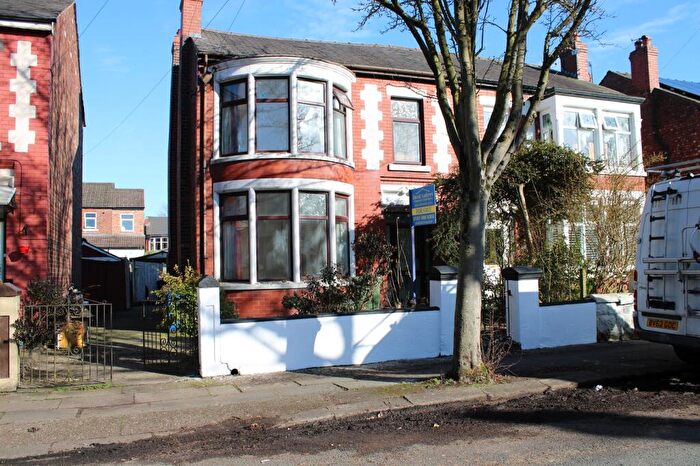 3 Bedroom Semi Detached House For Sale In St Johns Road, Old Trafford, Manchester, M16