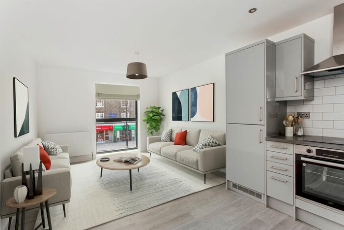 2 Bedroom Flat To Rent In Royal Oak House, High Street, Brentwood, CM14