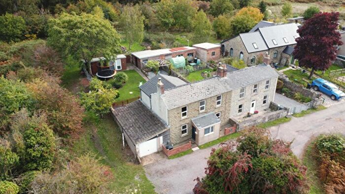 3 Bedroom Semi-Detached House For Sale In Steam Mills Road, Cinderford, GL14