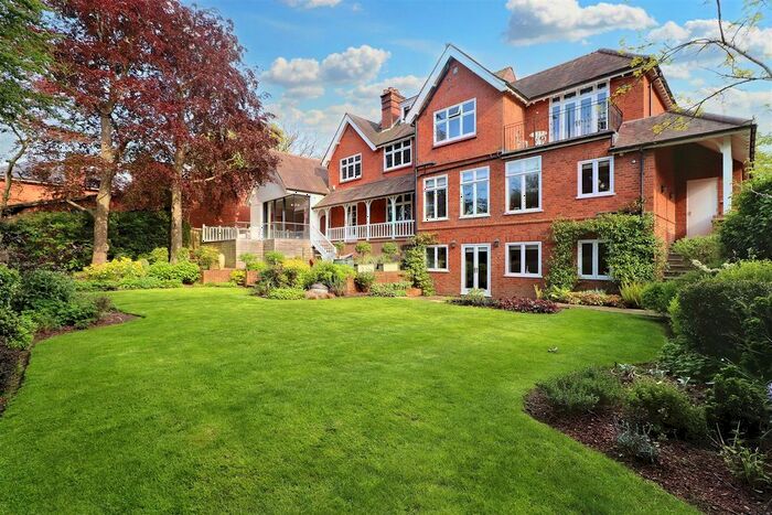 6 Bedroom Detached House To Rent In Barnet Lane, Elstree, Borehamwood, WD6