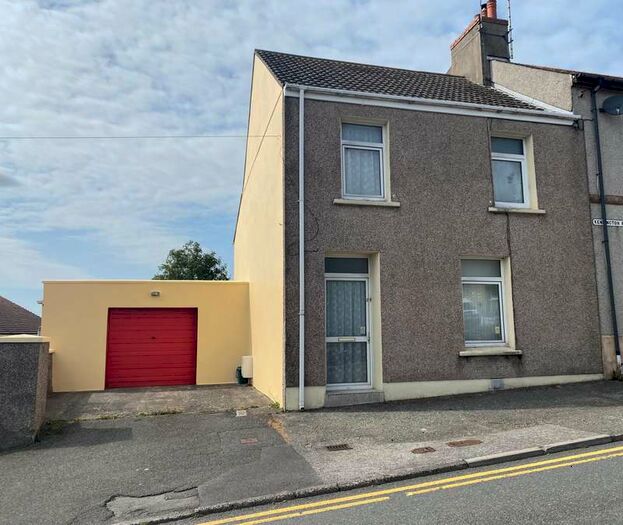 Houses for sale & to rent in SA73 1PL, Blenheim Drive, Neyland East