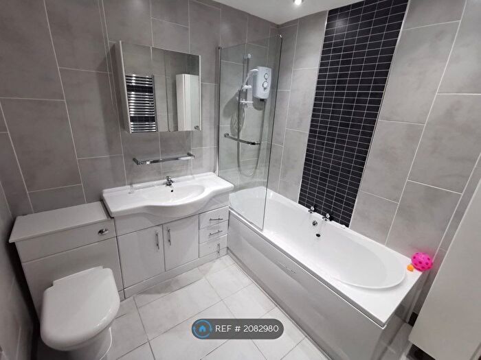 4 Bedroom Semi-Detached House To Rent In Truman Street, Bentley, Doncaster, DN5