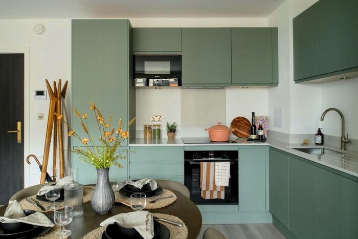 3 Bedroom Apartment To Rent In Arbour, Silbury Boulevard, Milton Keynes, MK9