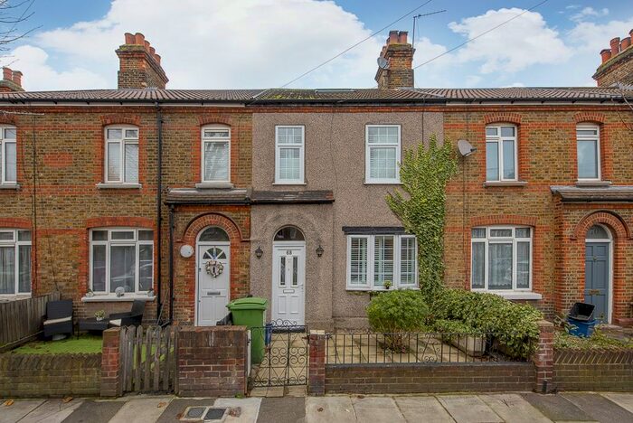 3 Bedroom Terraced House To Rent In Manor Grove, Richmond, TW9
