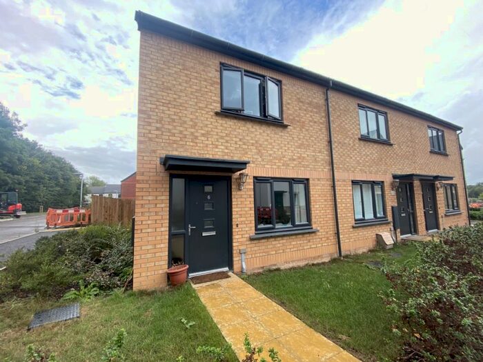 3 Bedroom Terraced House To Rent In Northload Bridge, Glastonbury, BA6