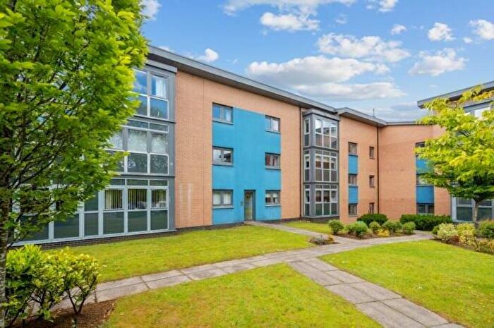2 Bedroom Flat To Rent In Knightswood Road, Glasgow, G13