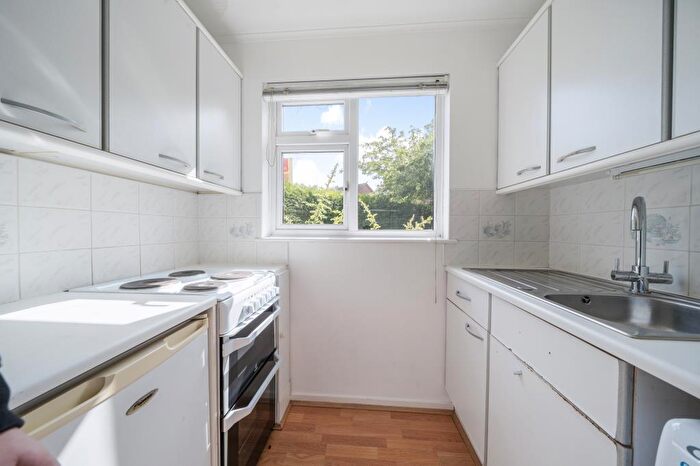 1 Bedroom Semi-Detached House To Rent In Peachcroft, Abingdon, OX14