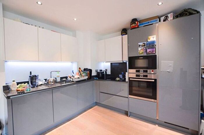 1 Bedroom Flat To Rent In Bow Road, Bow, London, E3