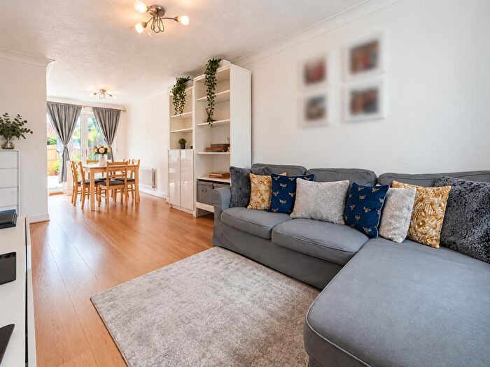 2 Bedroom Terraced House To Rent In Sevenoaks Close, Sutton, SM2