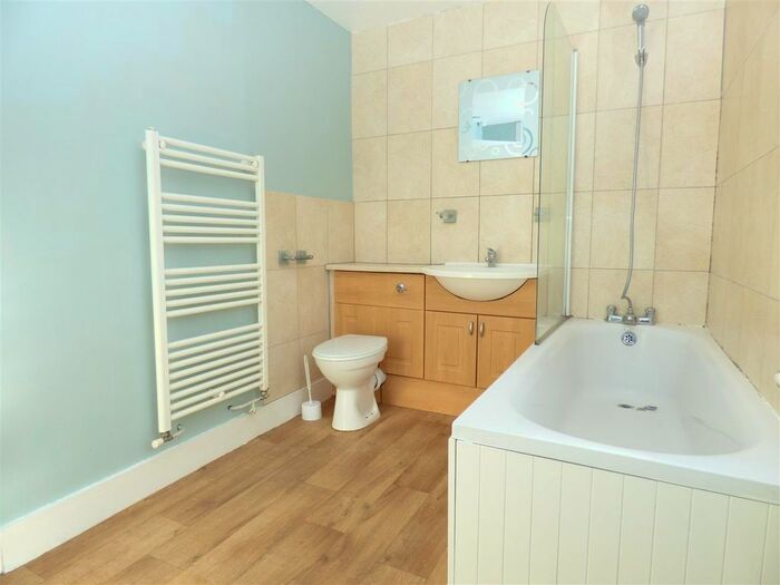 2 Bedroom Flat To Rent In Garfield Road, Margate, CT9