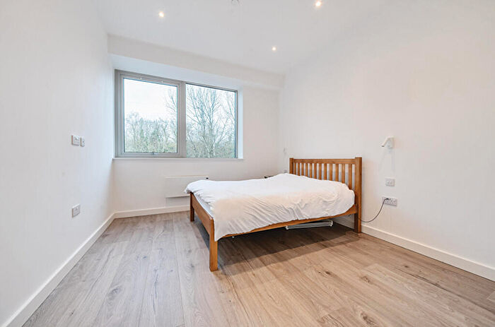 1 Bedroom Apartment For Sale In Ladymead, Guildford, Surrey, GU1