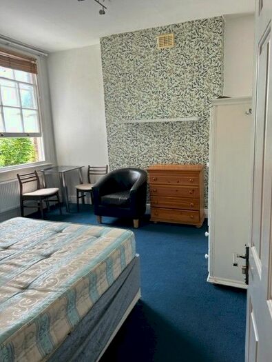 Studio To Rent In Goodwin Road, London, W12