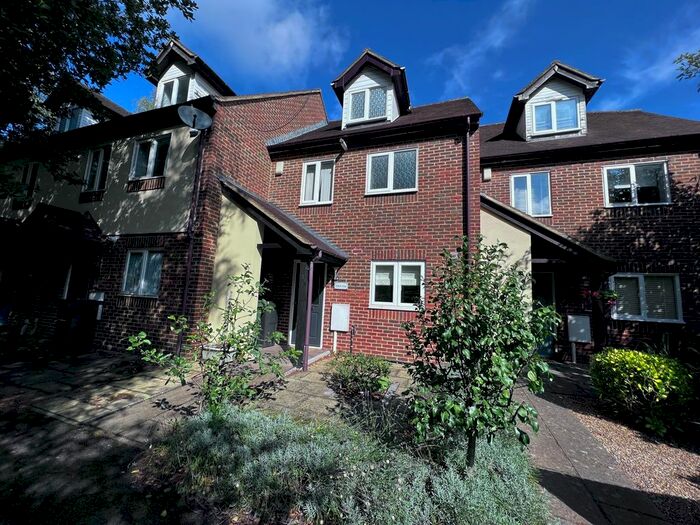 3 Bedroom Property To Rent In Ashford Road, Weavering, Maidstone, ME14