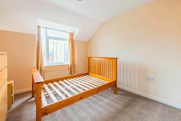 2 Bedroom Flat To Rent In Elland Close, New Barnet, Barnet, EN5