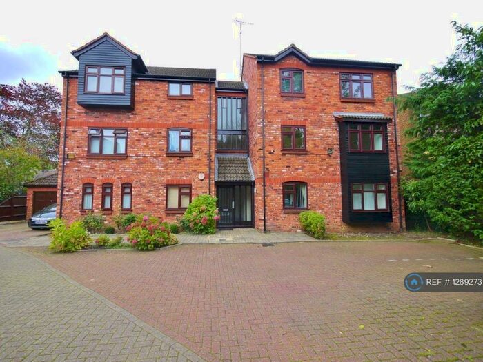 2 Bedroom Flat To Rent In Glenshee Close, Northwood, HA6