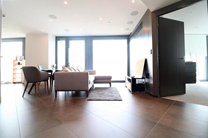 1 Bedroom Apartment To Rent In Chronicle Tower, Angel, Old Street, London, EC1V